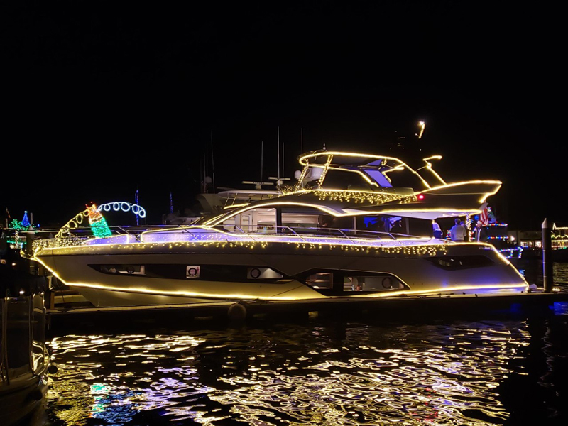 Newport Beach Boat Parade lighting service