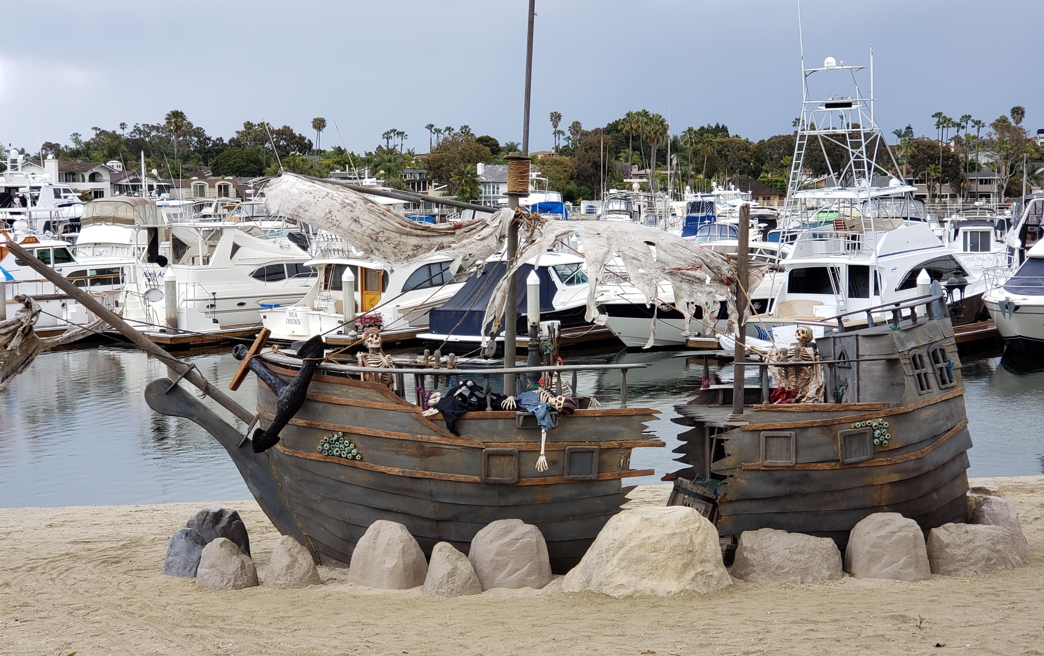 30' pirate ship on trailer